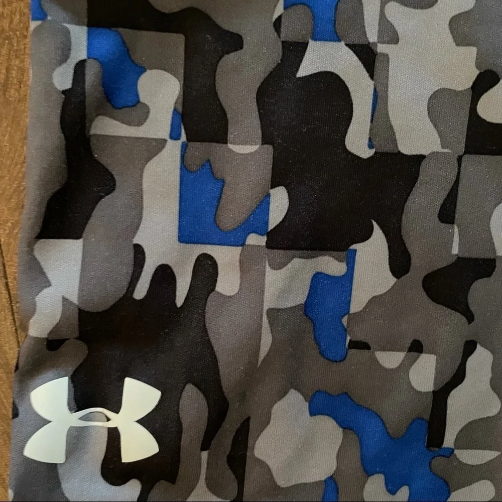 Boys under armour separates LS shirt & shorts sz 5 youth